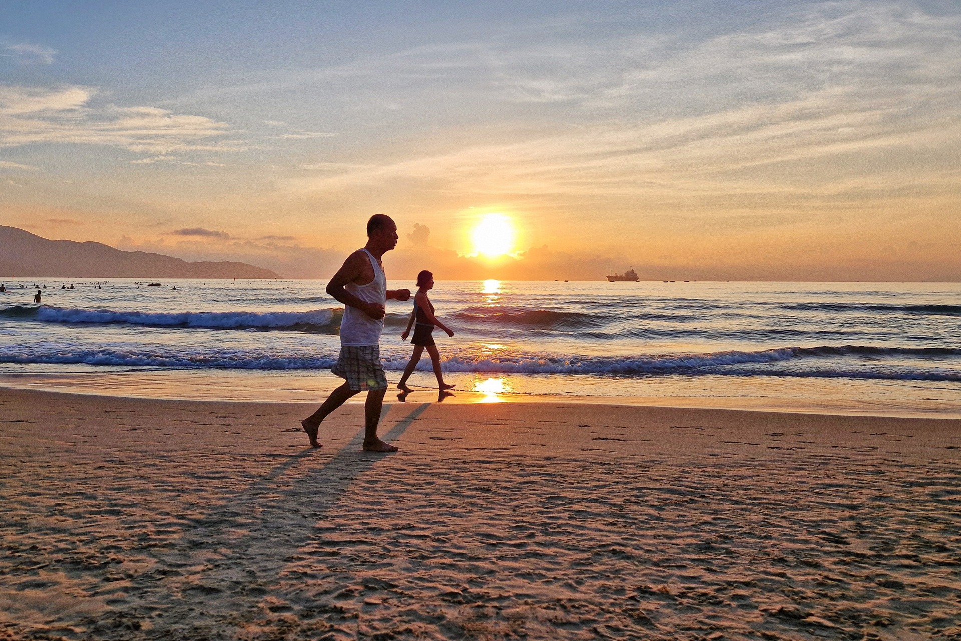 Svítání na pláži